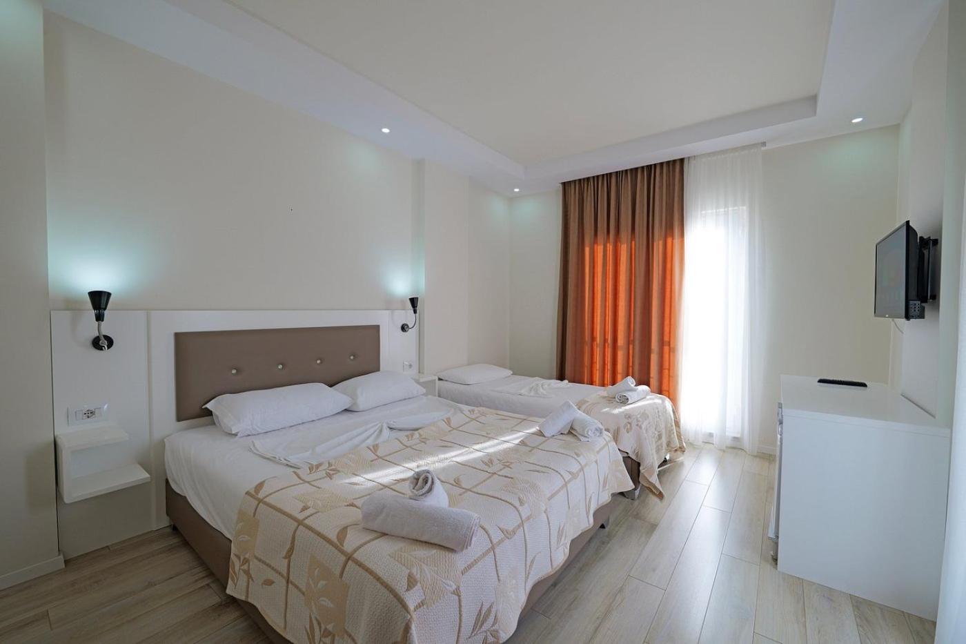 Helia Seaside Hotel Саранда Екстер'єр фото