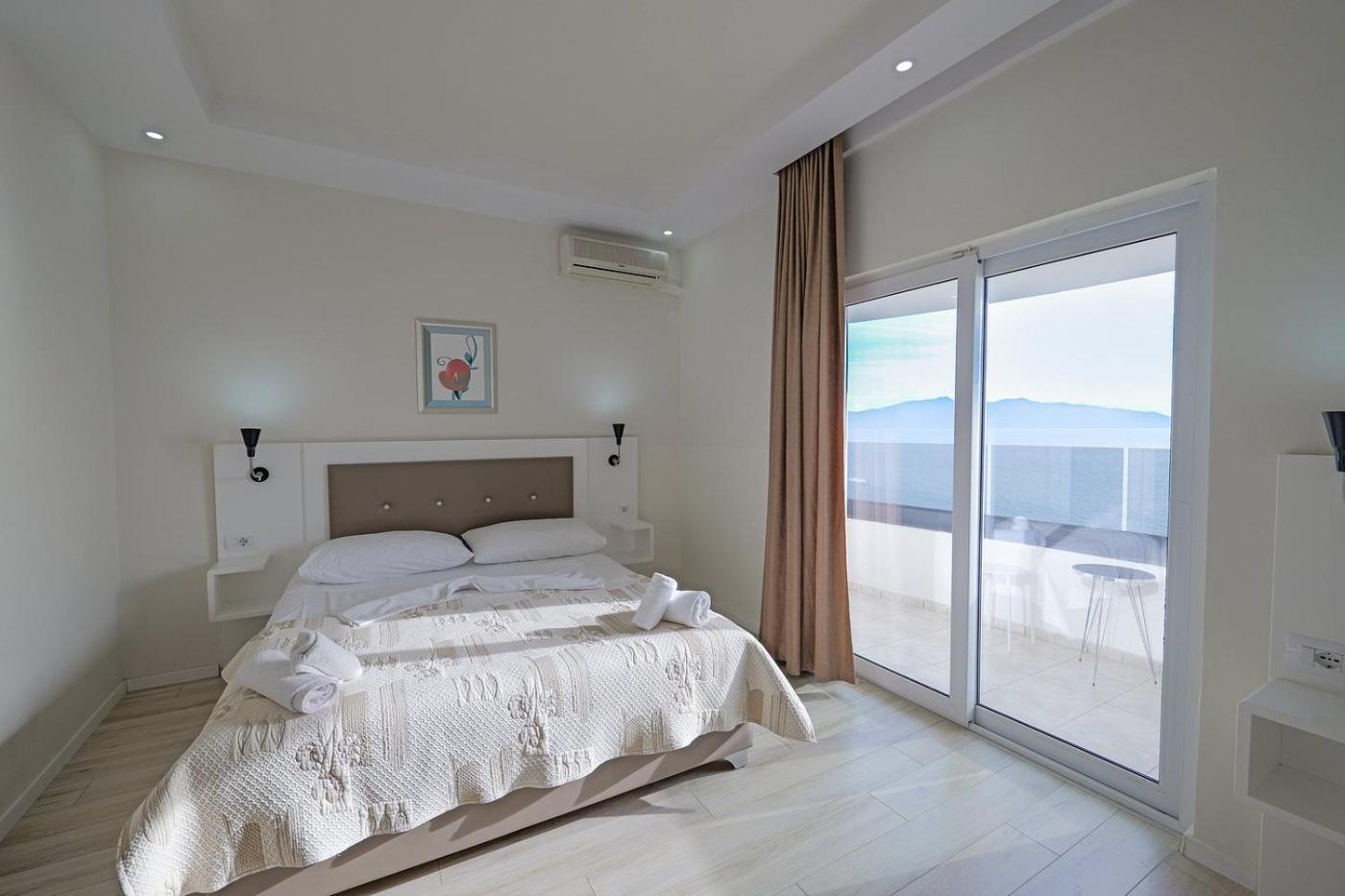 Helia Seaside Hotel Саранда Екстер'єр фото