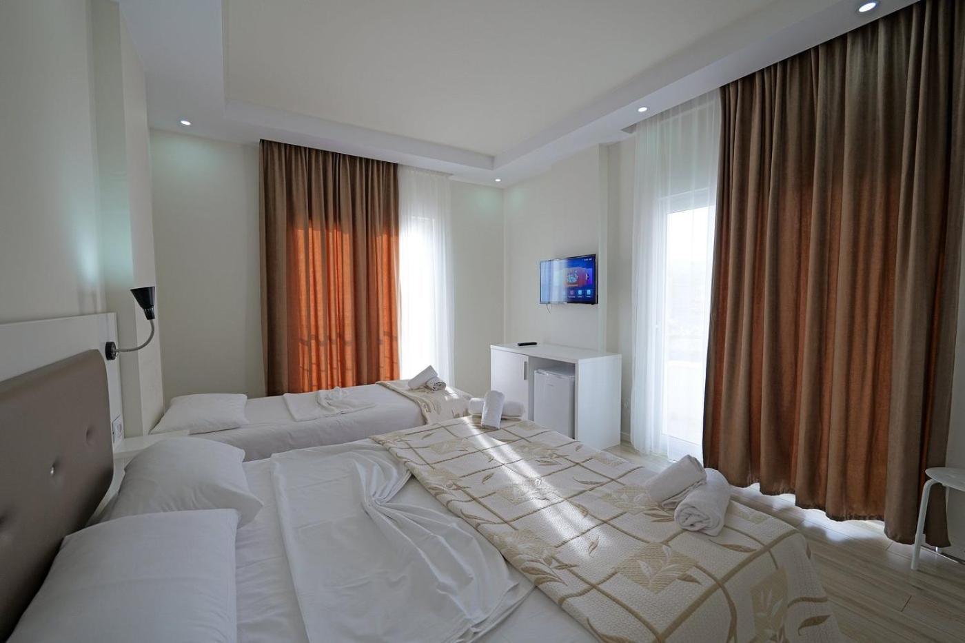 Helia Seaside Hotel Саранда Екстер'єр фото