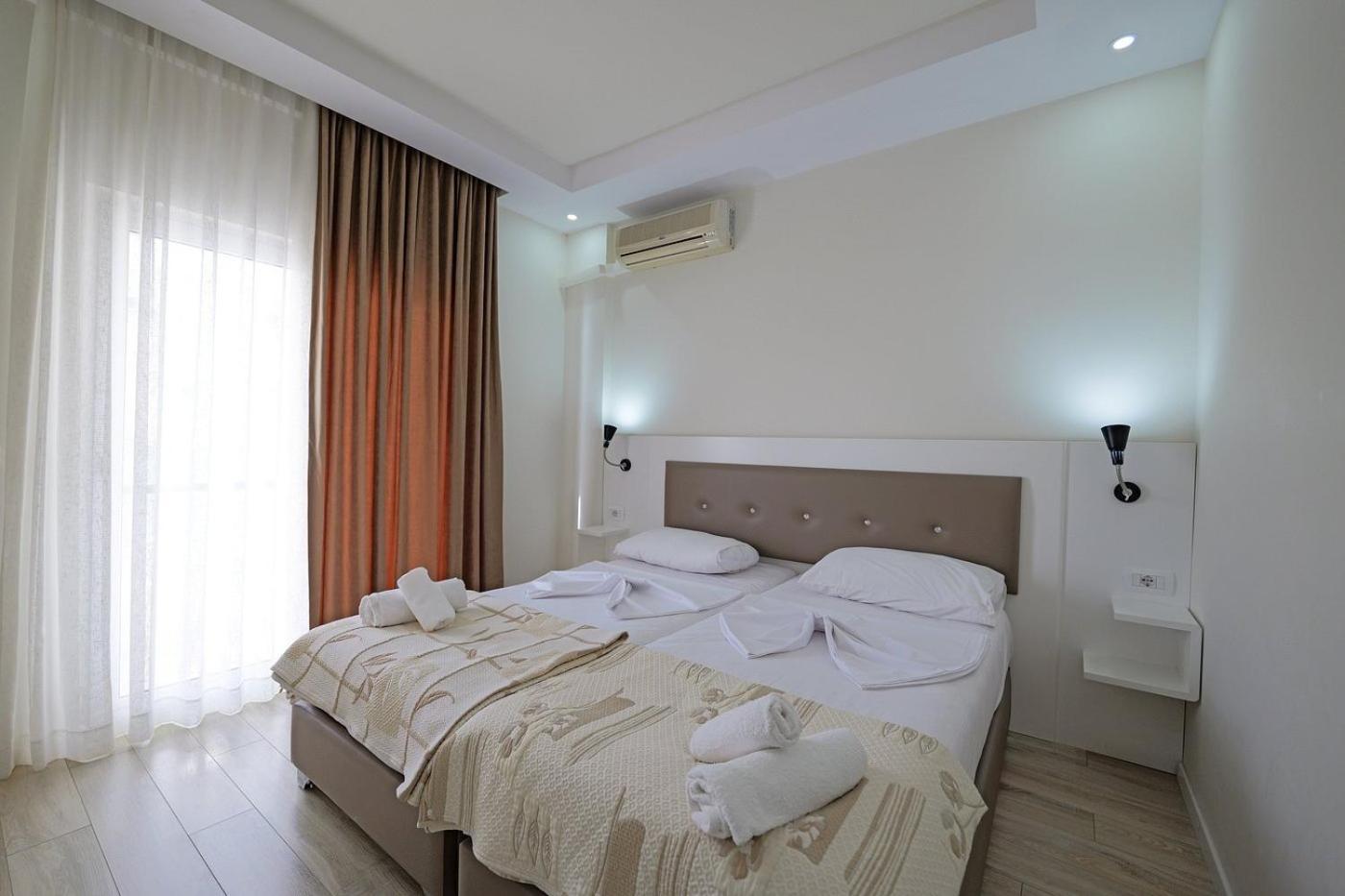 Helia Seaside Hotel Саранда Екстер'єр фото