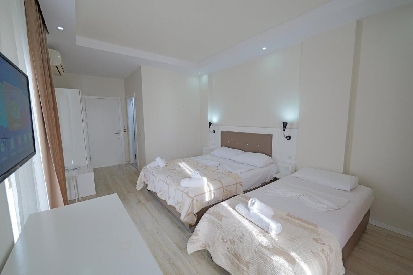 Helia Seaside Hotel Саранда Екстер'єр фото
