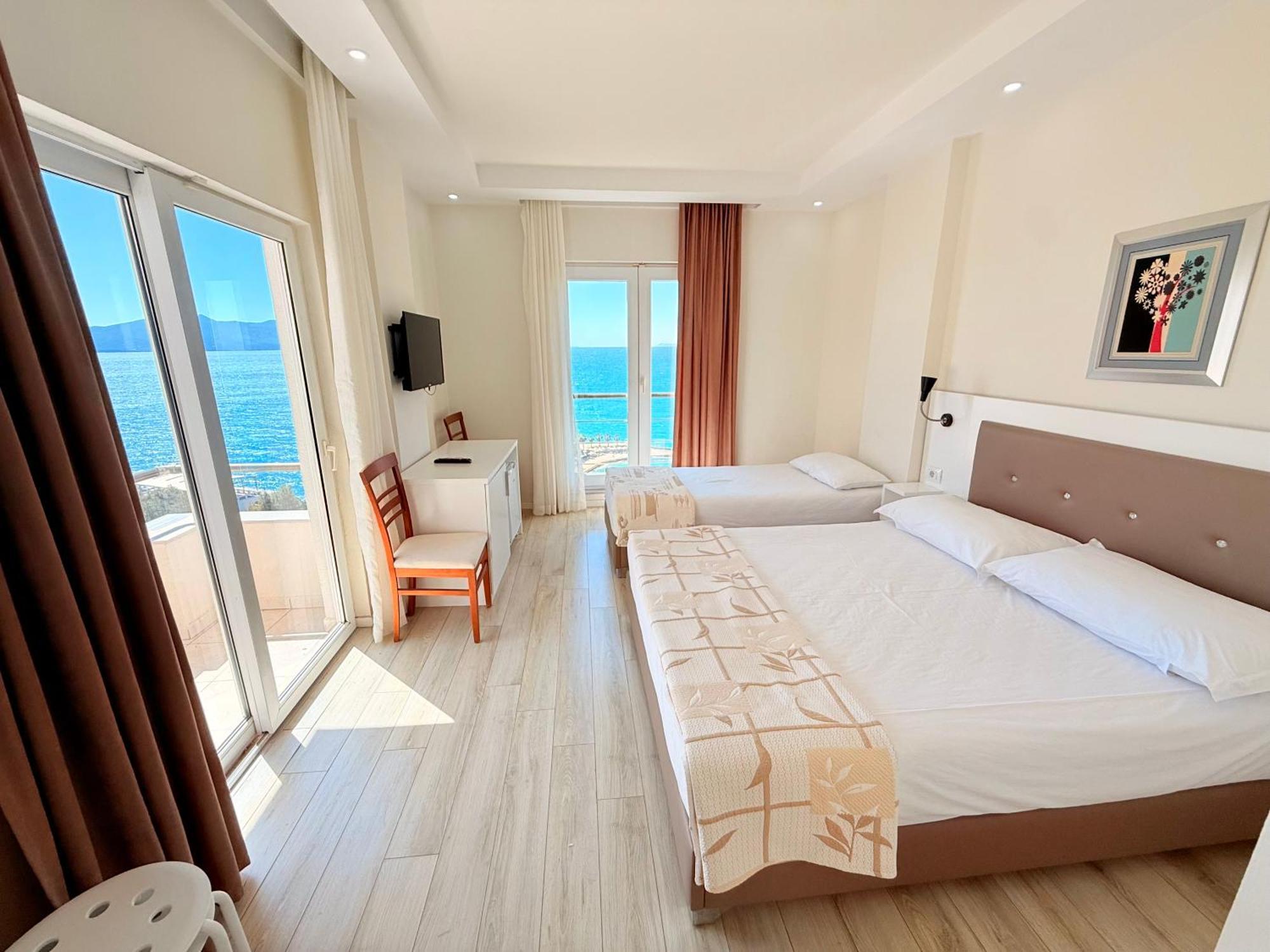 Helia Seaside Hotel Саранда Екстер'єр фото
