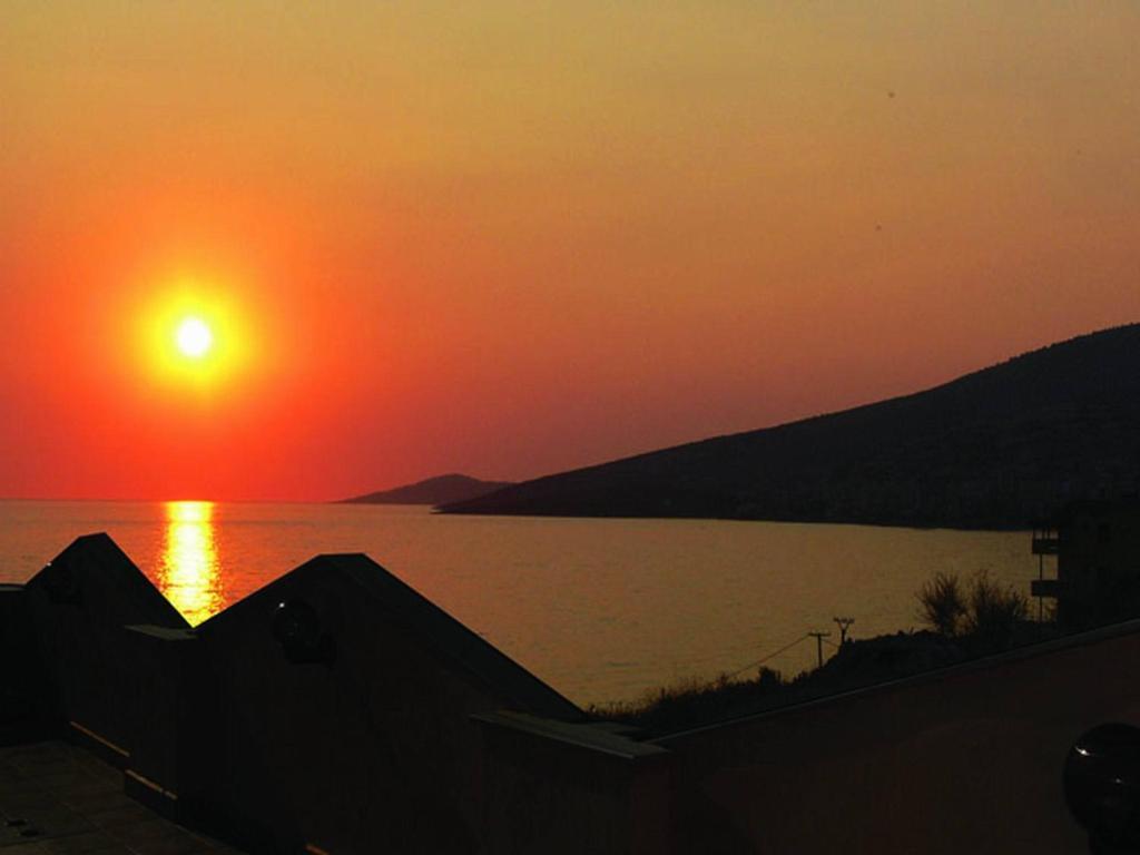 Helia Seaside Hotel Саранда Екстер'єр фото