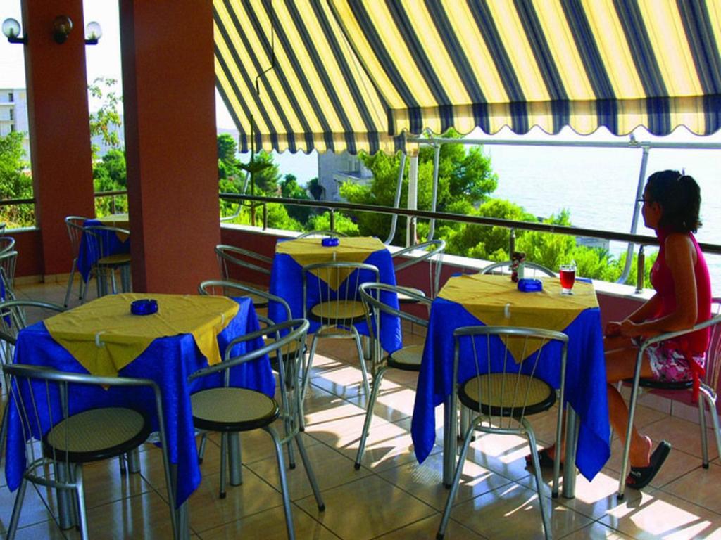 Helia Seaside Hotel Саранда Екстер'єр фото